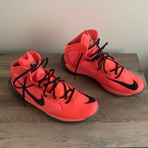 men’s slightly worn basketball shoes